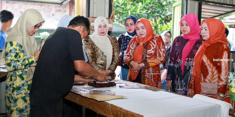 Tingkatkan Kualitas dan Kreativitas Perajin dengan 12 Pembatik Belajar di Sembung Batik Kulon Progo