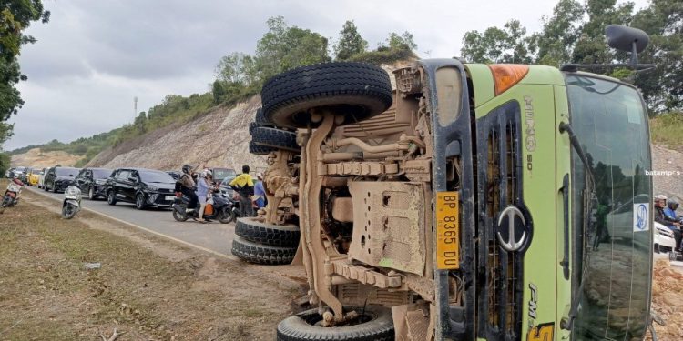 Truk Dilarang Beroperasi Pada Jam Sibuk Karena Kerap Kecelakaan