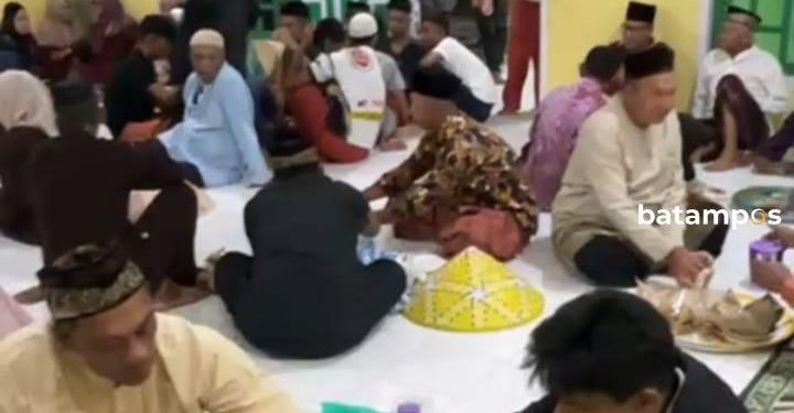 Tradisi Isra Mi’raj di Lingga, Warga Kampung Suak Rasau Berdoa dan Makan Bersama