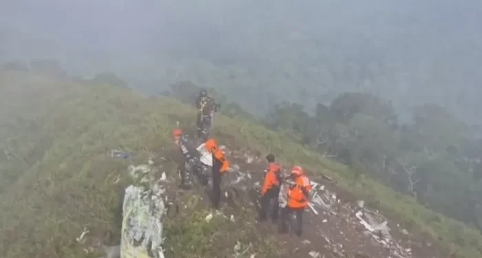 Serpihan Pesawat ATR 42-500 Ditemukan di Puncak Bulusaraung