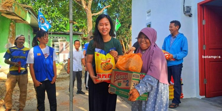 Sambut Imlek 2026, Vihara Dharma Shanti dan PWI Bintan Salurkan Sembako ke Lansia